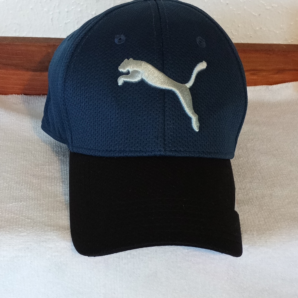 Puma Black bib Cap blue with White Logo L/XL